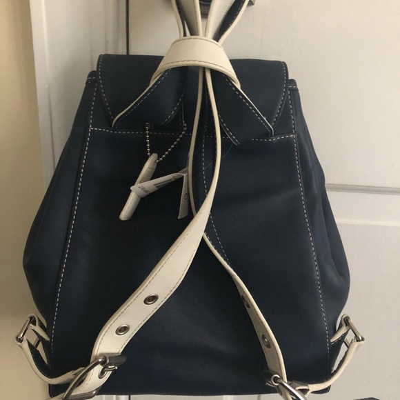 Coach - Authentic NWT Coach Leather backpack - Picture 2 of 8